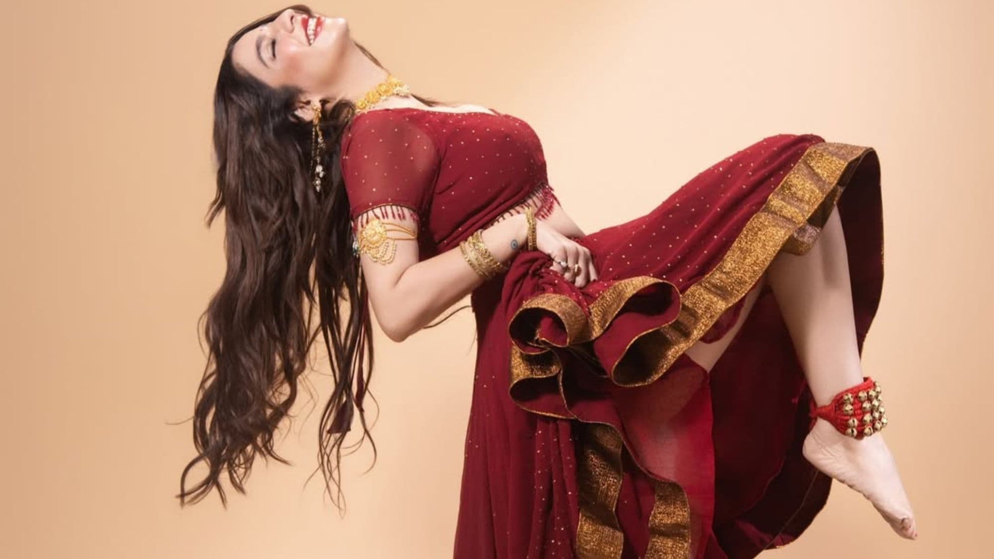 Jasmine Sandlas Profile