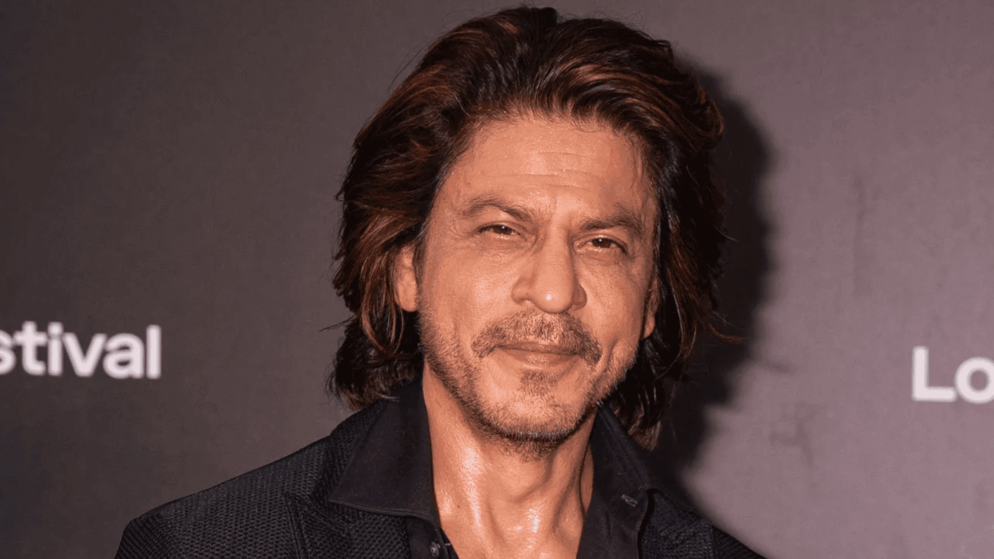 Shah Rukh Khan's Witty Reply to Fan's Proposal Goes Viral