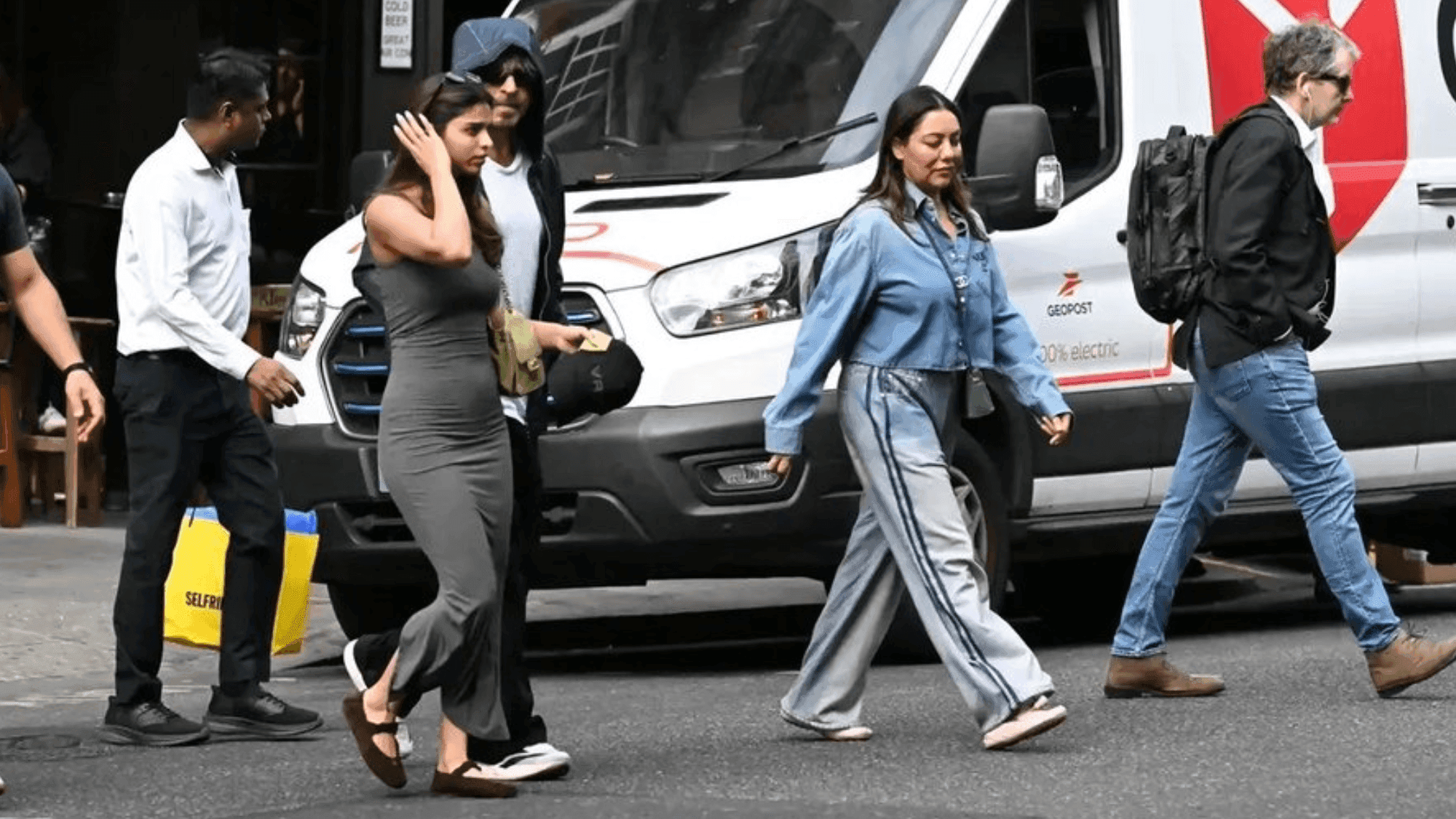 Shah Rukh Khan Enjoys Family Vacation Amid King Shoot
