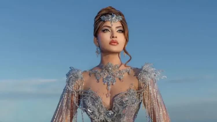 Urvashi Rautela's Maang Tikka Look Steals Cannes Spotlight