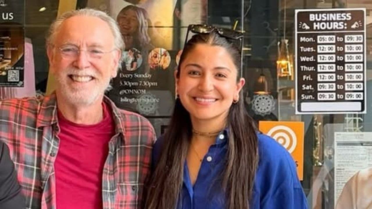 Anushka Sharma Was Spotted With Krishna Das In London