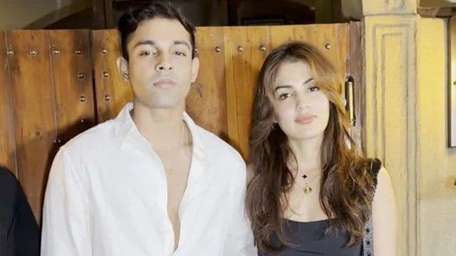 l9pc3dbg_rhea-chakraborty-and-brother_640x480_29_August_24.jpg